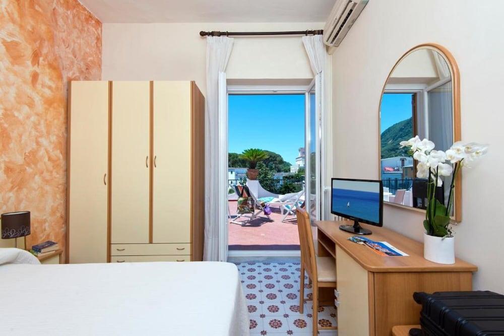 Hotel Casa Di Meglio Ischia Extérieur photo